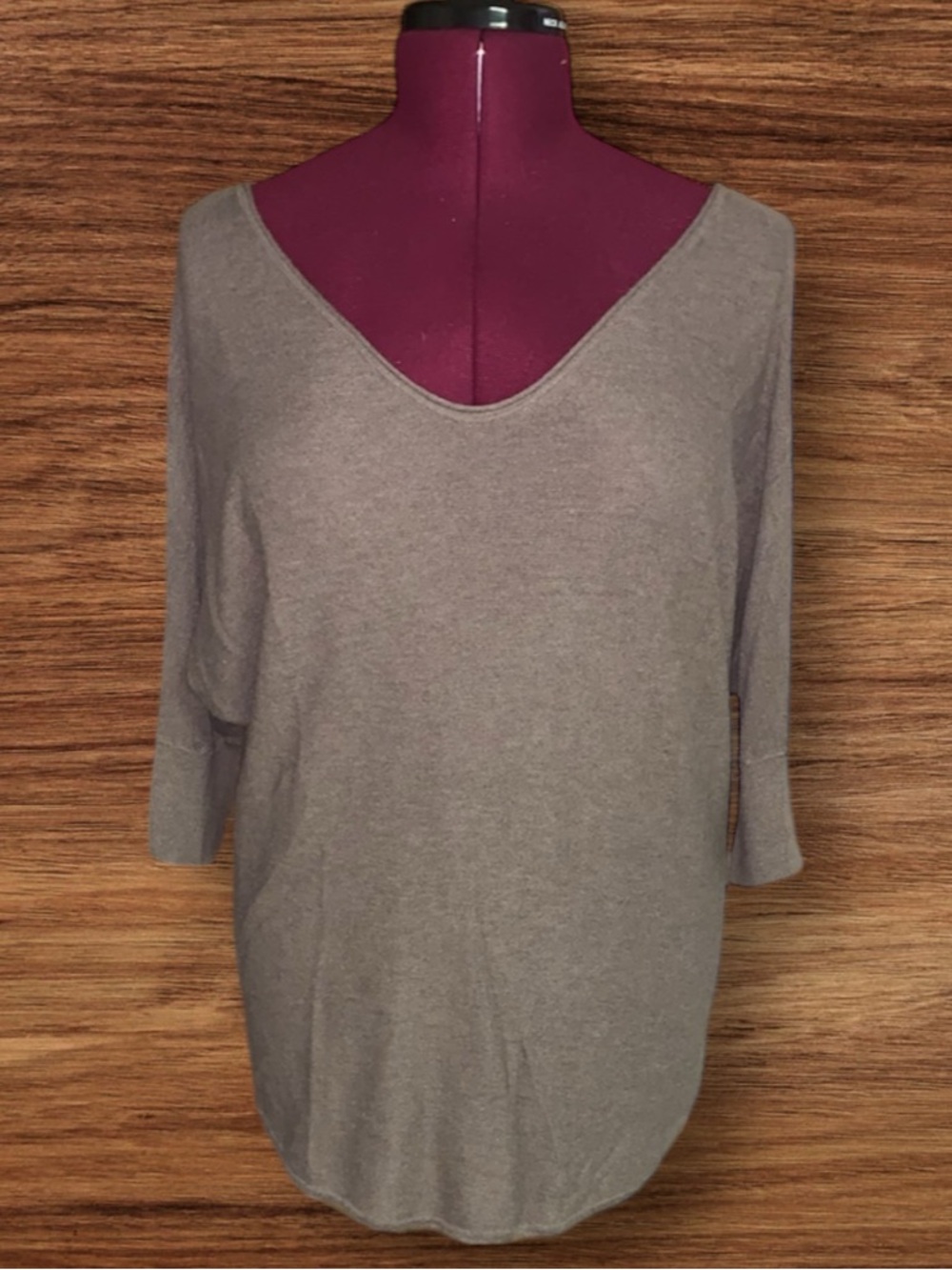 Express Women’s Light Brown V-Neck 3/4 Length Knit Top